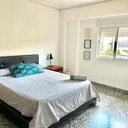 Private Room In Shared Apartment Valencia Workstay Luaran gambar
