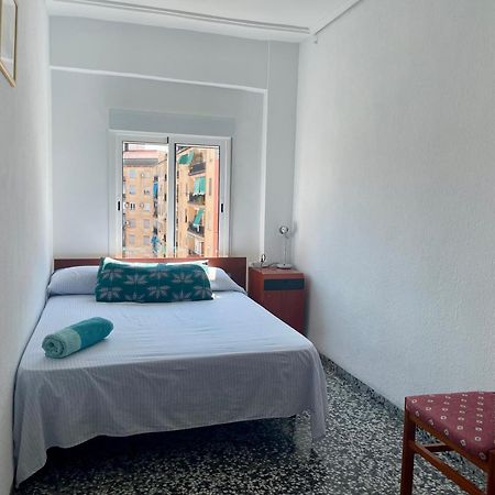 Private Room In Shared Apartment Valencia Workstay Luaran gambar