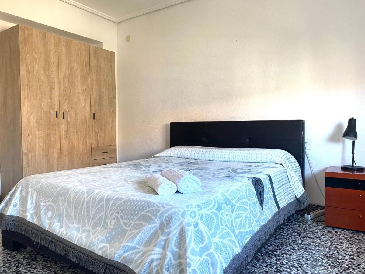Private Room In Shared Apartment Valencia Workstay Luaran gambar