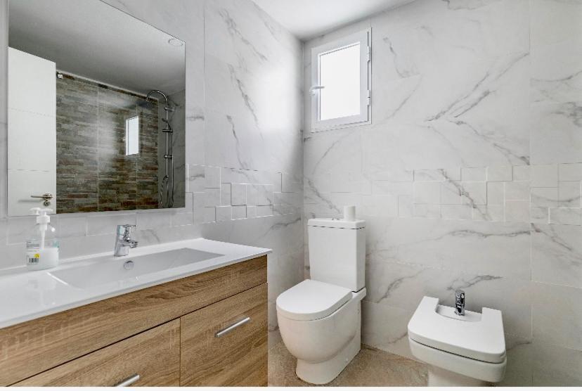 Private Room In Shared Apartment Valencia Workstay Luaran gambar