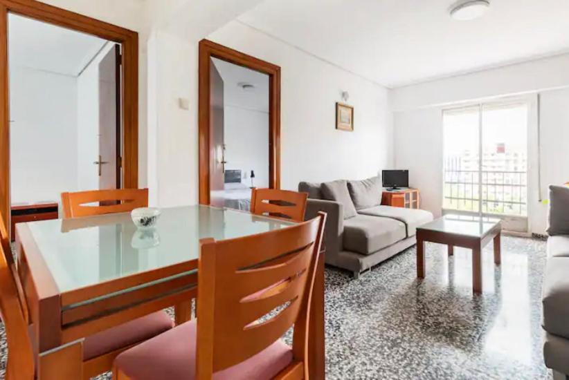 Private Room In Shared Apartment Valencia Workstay Luaran gambar