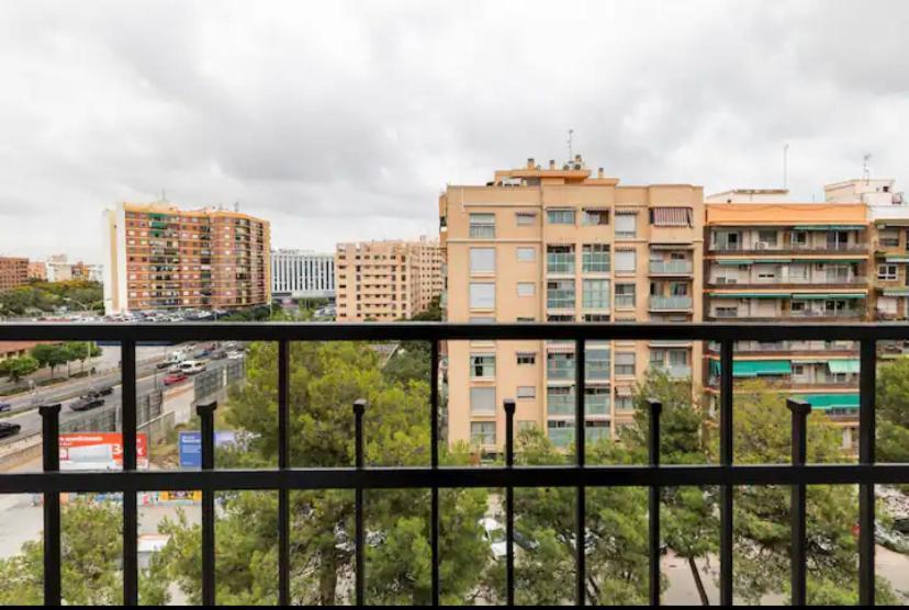 Private Room In Shared Apartment Valencia Workstay Luaran gambar