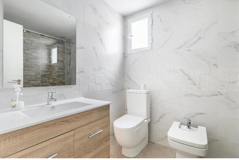 Private Room In Shared Apartment Valencia Workstay Luaran gambar