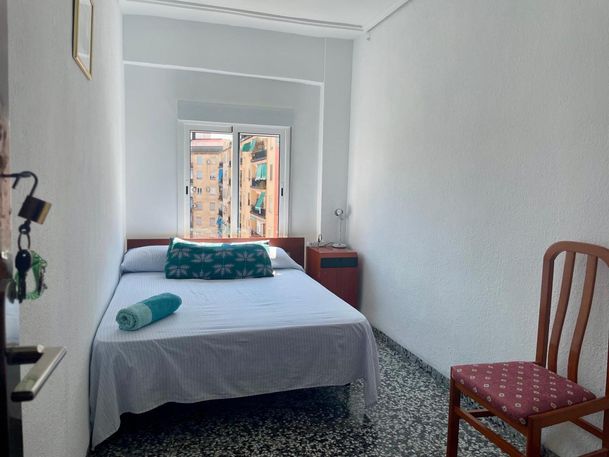 Private Room In Shared Apartment Valencia Workstay Luaran gambar